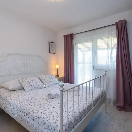 3 Bedroom Cozy In *