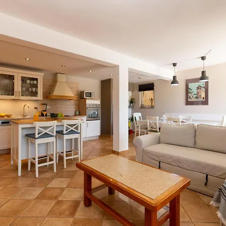3 Bedroom Cozy In 別荘 *