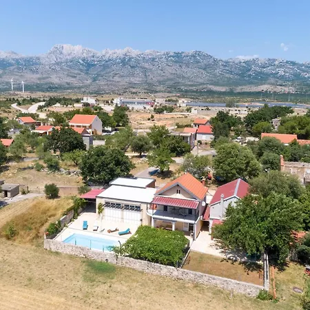 I Hébergement de vacances *